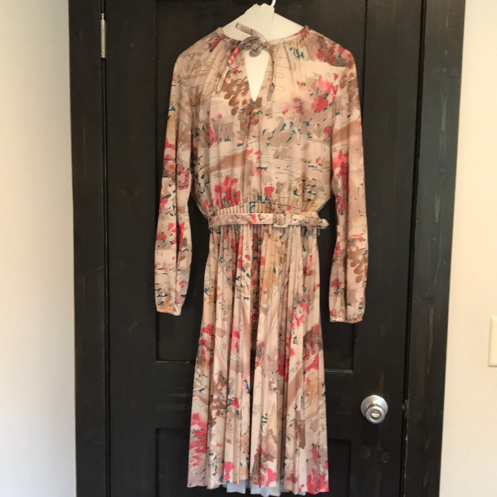 Vintage dress with pleated skirt and belt women’s size small/medium